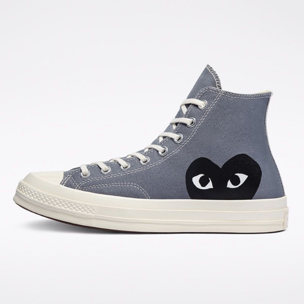 Size 8, never worn, got them for Christmas and they were half a size too big.